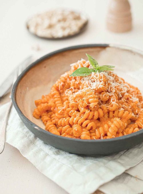 Creamy cashew and roasted pepper pasta